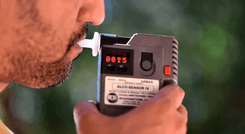 Como funciona o bafômetro?